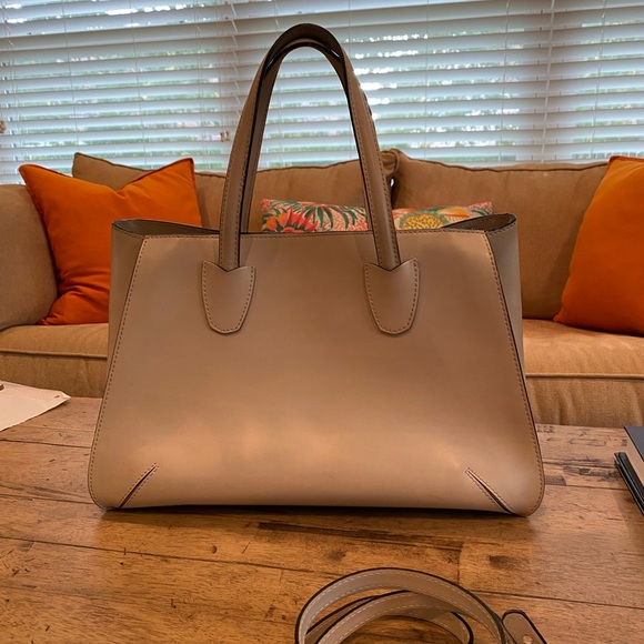 Gianni Chiarini Handbags - Gianni Chiarini cream/light tan leather bag/purse